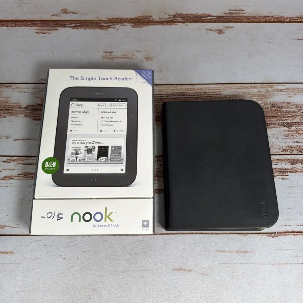 Barnes & Noble NOOK Simple Touch White Limited Edition 6in WiFi BNRV300 Used